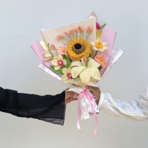 Sun-kissed cutie bouquet (with fairy lights)