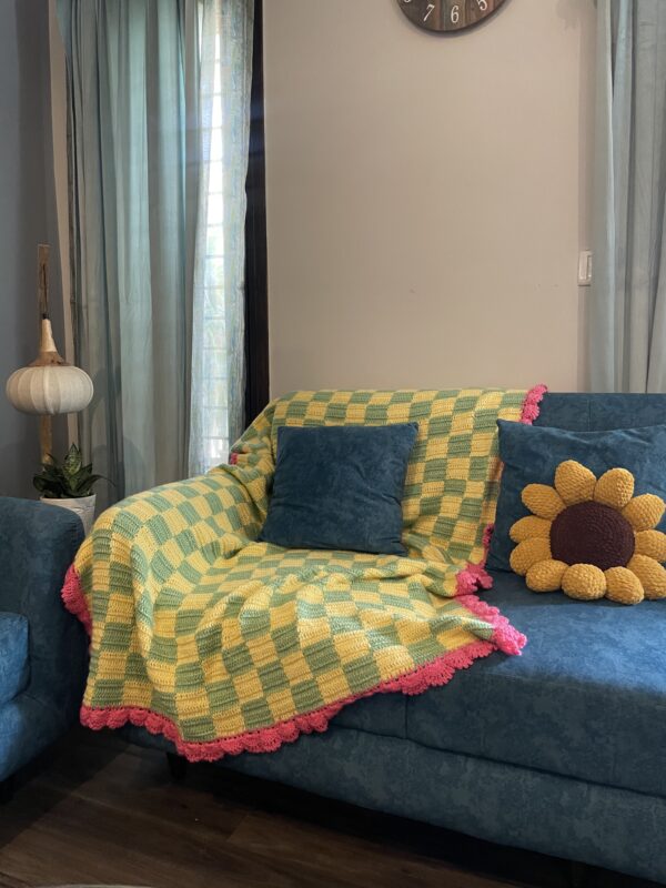 Checkered throw blanket